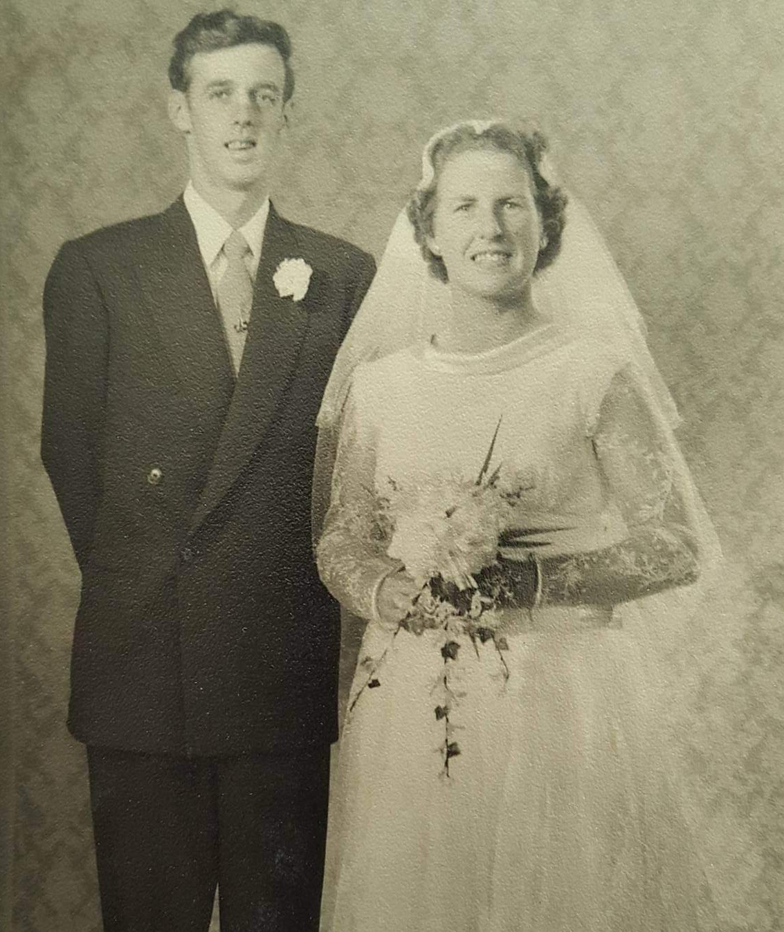 Betty and Robert SEARLE wedding day