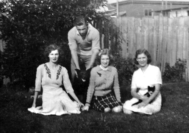 Robert Hopkirk & Margaret Ballantyne Children @1940
