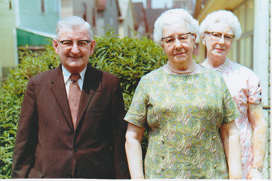 Robert Murphy, Anna Reckert Murphy & Mae Reckert